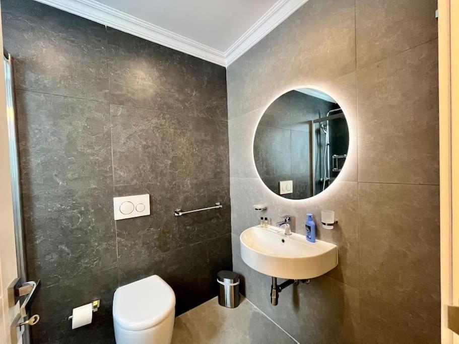 Beautiful 4-Bedroom Townhouse In Sliema Esterno foto